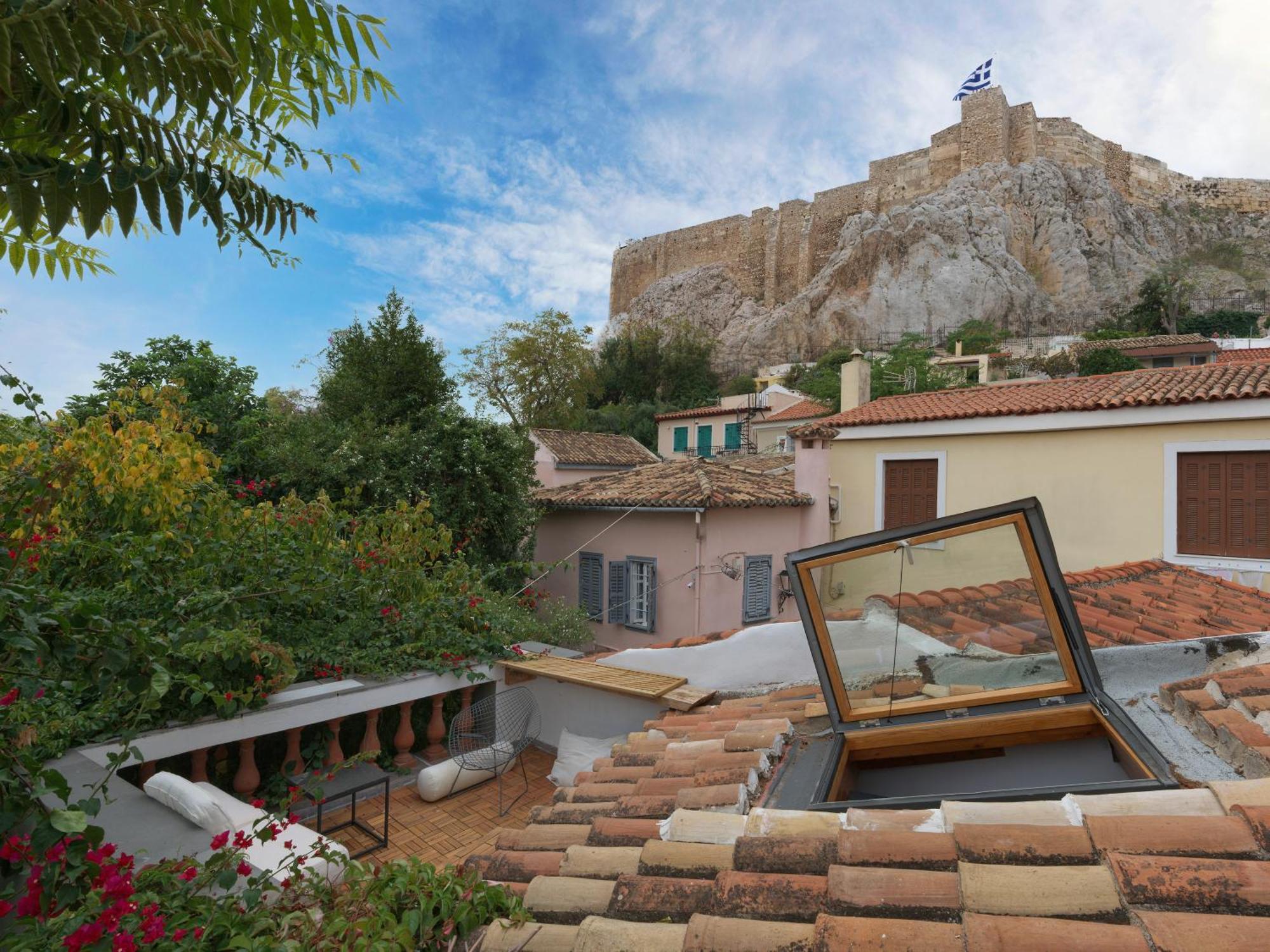 Live At The Acropolis Shadow - Under Super Scenic Anafiotika Apartment Athena Bagian luar foto